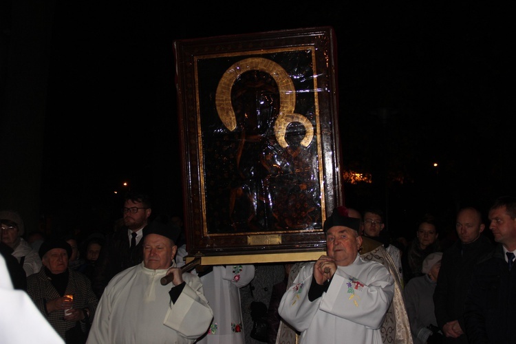 Powitanie ikony MB Częstochowskiej w parafii św. Stanisława w Skierniewicach