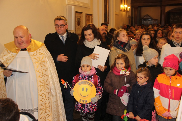 Powitanie ikony MB Częstochowskiej w parafii św. Stanisława w Skierniewicach