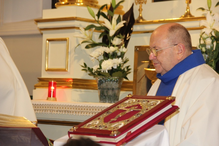 Powitanie ikony MB Częstochowskiej w parafii św. Stanisława w Skierniewicach