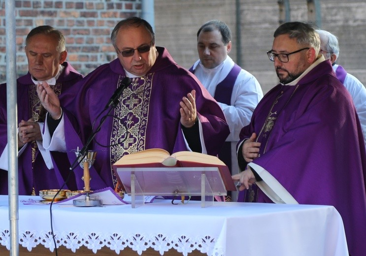 Msza Święta 2 listopada w KL Auschwitz