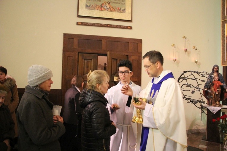 Powitanie ikony MB Częstochowskiej w parafii Miłosierdzia Bożego w Skierniewicach