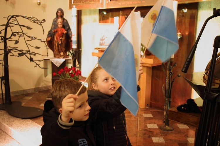 Powitanie ikony MB Częstochowskiej w parafii Miłosierdzia Bożego w Skierniewicach