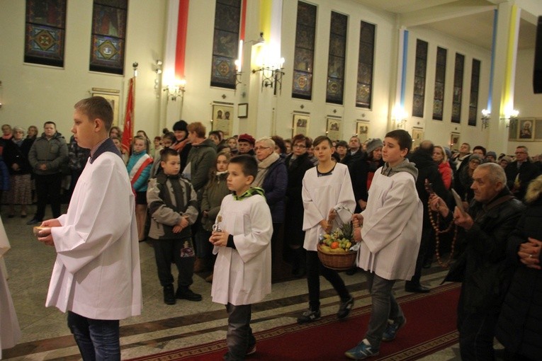 Powitanie ikony MB Częstochowskiej w parafii Miłosierdzia Bożego w Skierniewicach