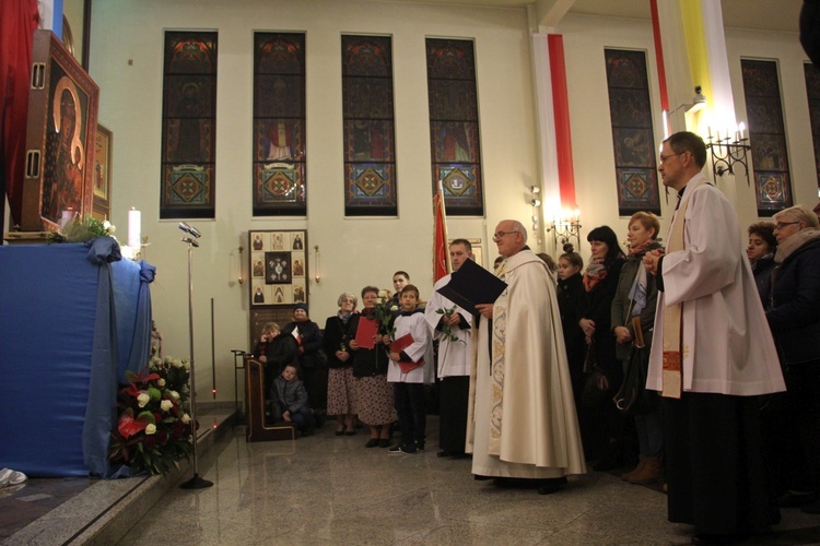 Powitanie ikony MB Częstochowskiej w parafii Miłosierdzia Bożego w Skierniewicach