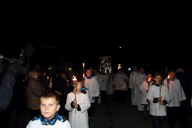 Powitanie ikony MB Częstochowskiej w parafii Miłosierdzia Bożego w Skierniewicach