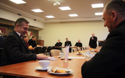 Spotkanie odbyło sie w sali multimedialnej Domu Biskupa Łowickiego