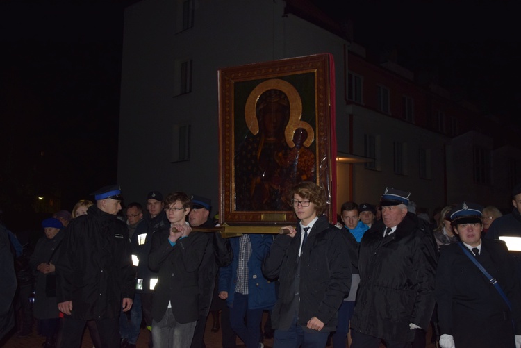 Powitanie ikony MB Częstochowskiej w parafii Najświętszego Serca Pana Jezusa w Skierniewicach