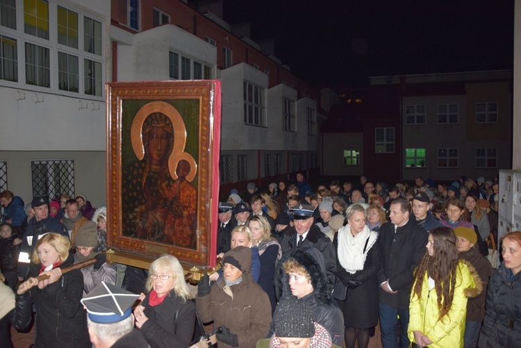 Powitanie ikony MB Częstochowskiej w parafii Najświętszego Serca Pana Jezusa w Skierniewicach