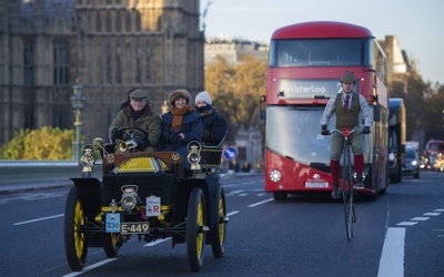 Tymczasem w Londynie... rajd starych automobili