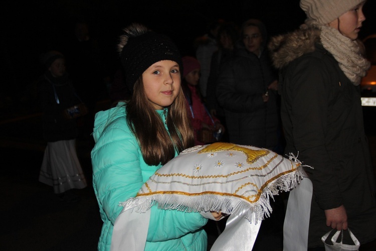 Powitanie ikony MB Częstochowskiej w parafii Niepokalanego Serca NMP w Skierniewicach