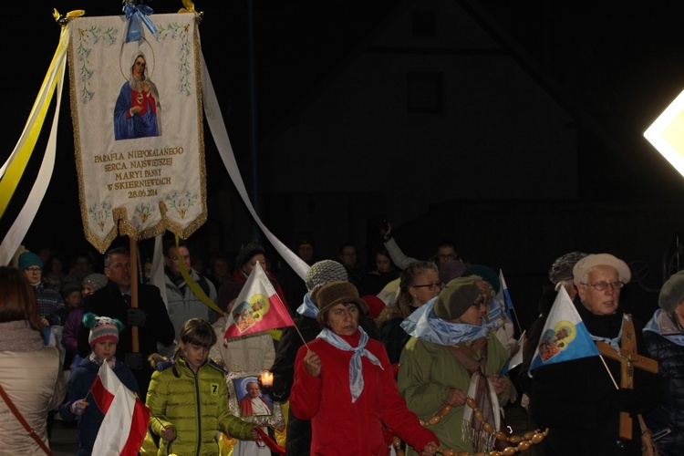 Powitanie ikony MB Częstochowskiej w parafii Niepokalanego Serca NMP w Skierniewicach