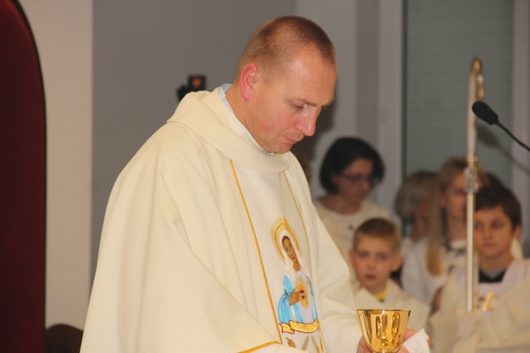 Powitanie ikony MB Częstochowskiej w parafii Niepokalanego Serca NMP w Skierniewicach