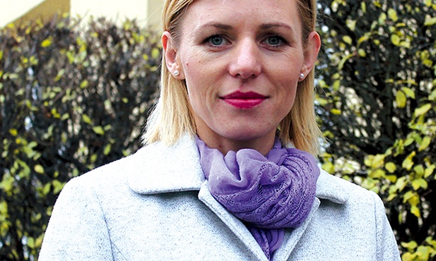 – Gdybym miała wyrazić jakieś życzenie, to chciałabym ocalenia nie tylko własnej szkoły, ale także wielu innych wspaniałych szkół gimnazjalnych, w których z wielkim oddaniem i zaangażowaniem pracują wspaniali nauczyciele. Mam nadzieję, że będziemy mogli wykonywać zawód nauczyciela, który jest naszą pasją i powołaniem – mówi o planowanej reformie szkolnictwa Joanna Urbańska.