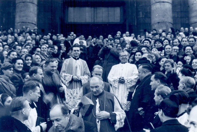 Powrót biskupów śląskich w 1956 roku