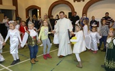 Marsz i bal w parafii Przemienienia Pańskiego w Drezdenku