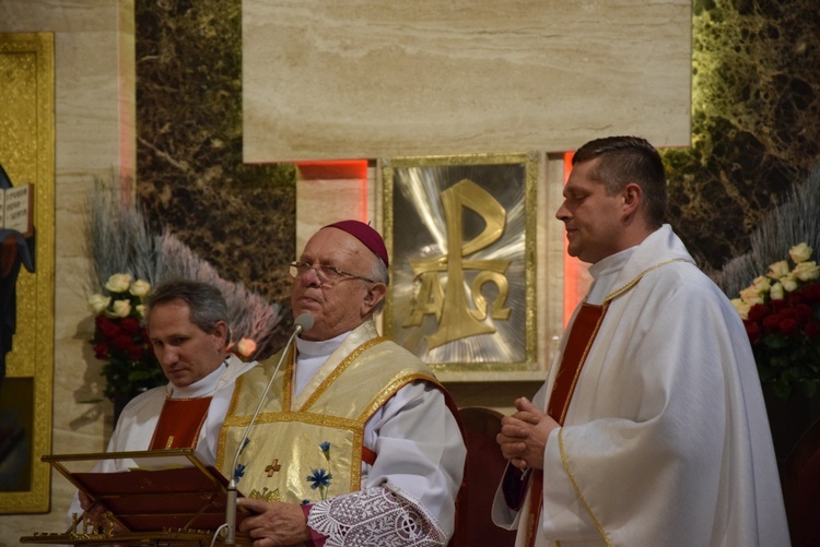 Powitanie ikony MB Częstochowskiej w parafii wojskowej w Skierniewicach