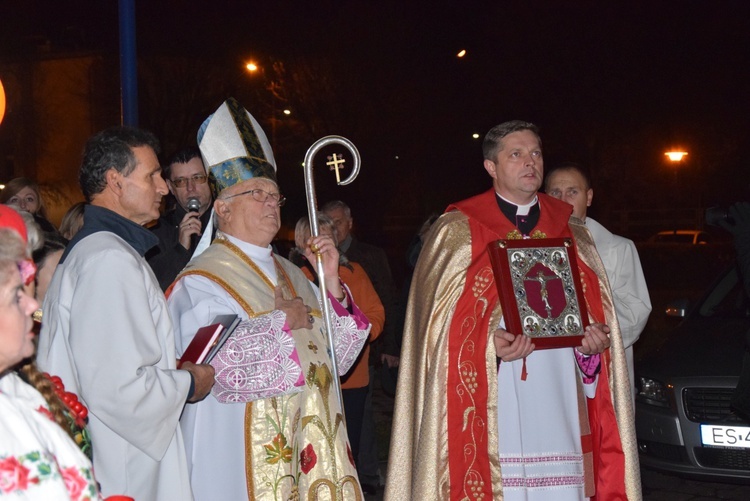 Powitanie ikony MB Częstochowskiej w parafii wojskowej w Skierniewicach