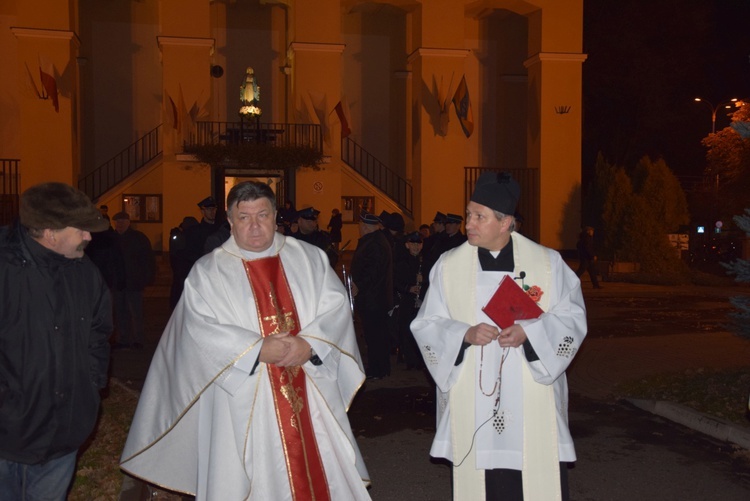 Powitanie ikony MB Częstochowskiej w parafii wojskowej w Skierniewicach