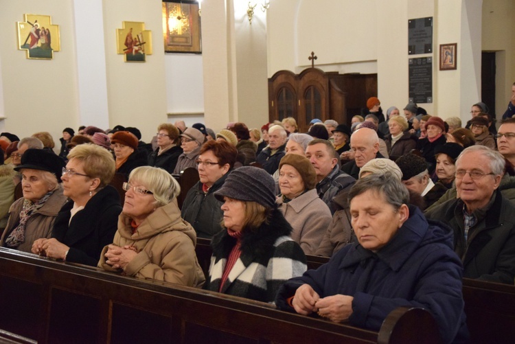 Powitanie ikony MB Częstochowskiej w parafii wojskowej w Skierniewicach