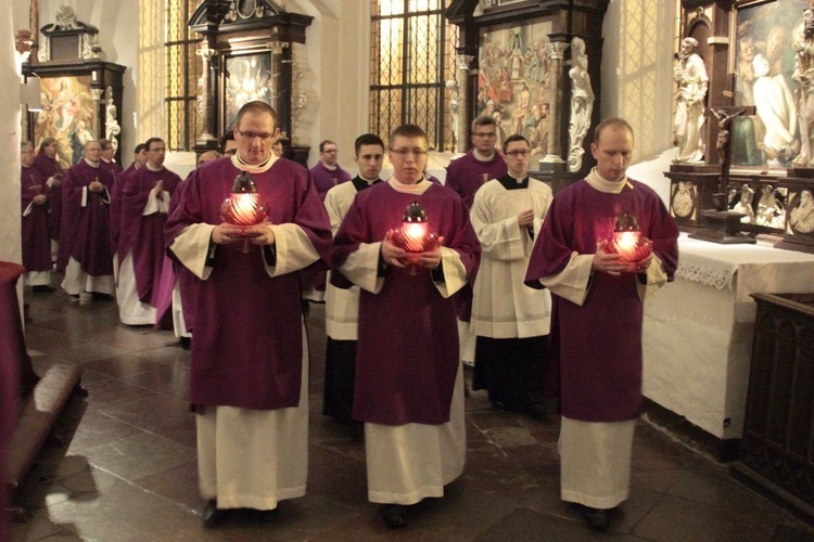 Msza za zmarłych biskupów i kapłanów