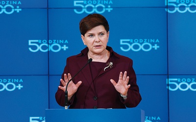 Wprowadzenie programu „500 plus” jest największym sukcesem pierwszego roku rządu Beaty Szydło.