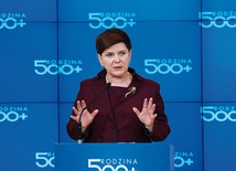 Wprowadzenie programu „500 plus” jest największym sukcesem pierwszego roku rządu Beaty Szydło.