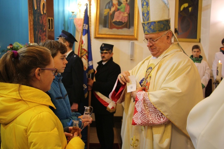 Powitanie ikony MB Częstochowskiej w parafii Grzymkowice-Byki