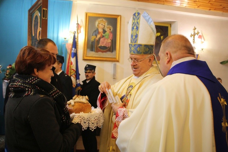 Powitanie ikony MB Częstochowskiej w parafii Grzymkowice-Byki