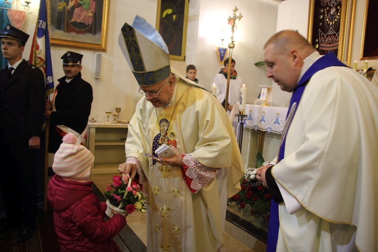 Powitanie ikony MB Częstochowskiej w parafii Grzymkowice-Byki