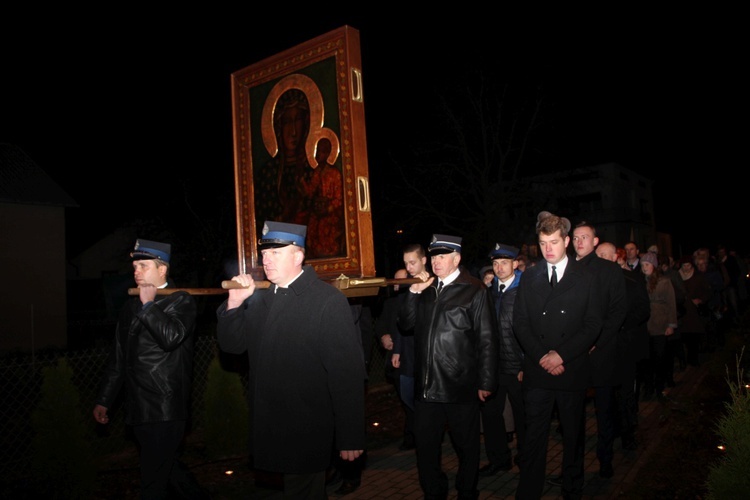 Powitanie ikony MB Częstochowskiej w parafii Grzymkowice-Byki