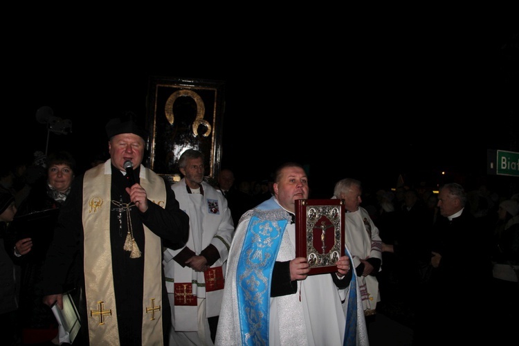 Powitanie ikony MB Częstochowskiej w parafii Grzymkowice-Byki