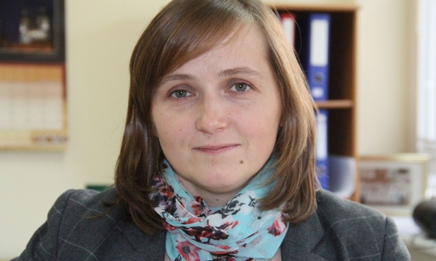Bożena Kaczyńska jest wicedyrektorem w SP "Skrzydła"