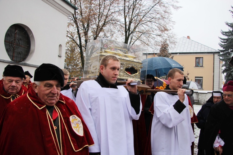 Procesja z relikwiami św. Wiktorii w Łowiczu