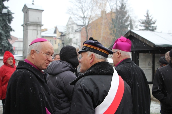 Procesja z relikwiami św. Wiktorii w Łowiczu