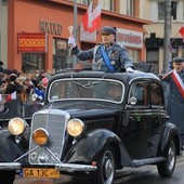 Mieszkańców miasta pozdrawiał marszałek Józef Piłsudski