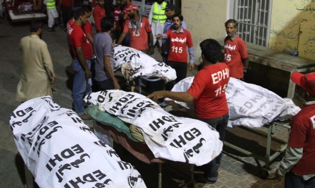 Wzrosła liczba ofiar zamachu na sanktuarium w Pakistanie