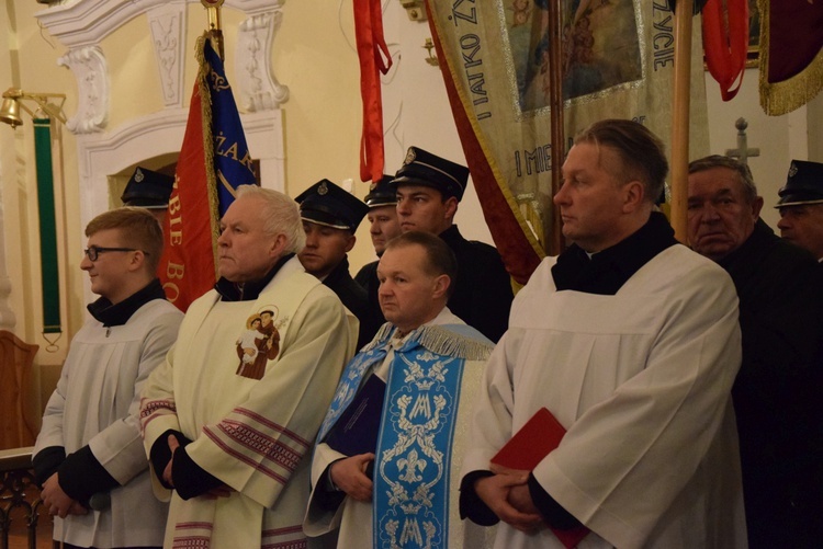 Powitanie ikony MB Częstochowskiej w Regnowie