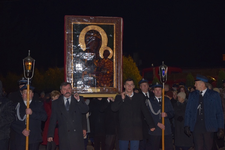 Powitanie ikony MB Częstochowskiej w Regnowie