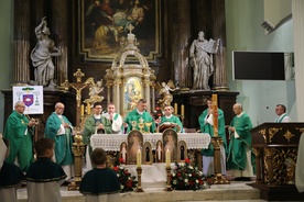 Za łaski Bożego Miłosierdzia księża dekanatu cieszyńskiego podziękowali w kościele św. Marii Magdaleny