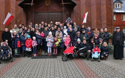 Uczestnicy rekolekcji w Serpelicach