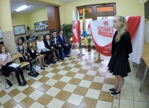 Konkurs trwa - uczniowie recytowali wiersze o niepodległości Polski