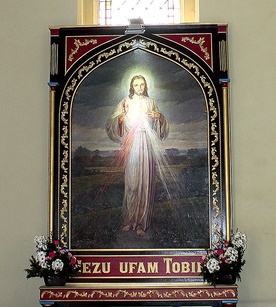 Obraz Jezusa  Miłosiernego autorstwa Adolfa Hyły jest  w kościele św. Franciszka  od ponad 60 lat.