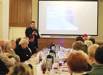 Wykład dla medyków wygłosił ks. dr hab. Antoni Bartoszek.