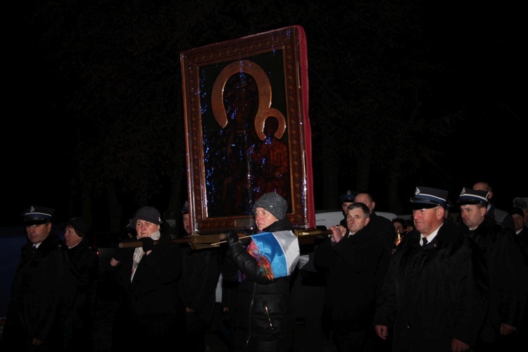 Powitanie ikony MB Częstochowskiej w Szczukach