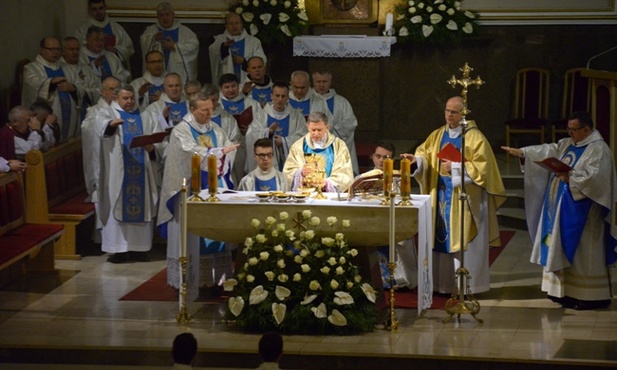 Odpustowa Msza św. w sanktuarium MB Miłosierdzia w Skarżysku-Kamiennej