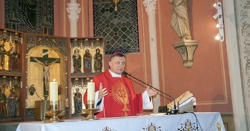 Bp Zadarko: Nie o ratowanie zabytków chodzi