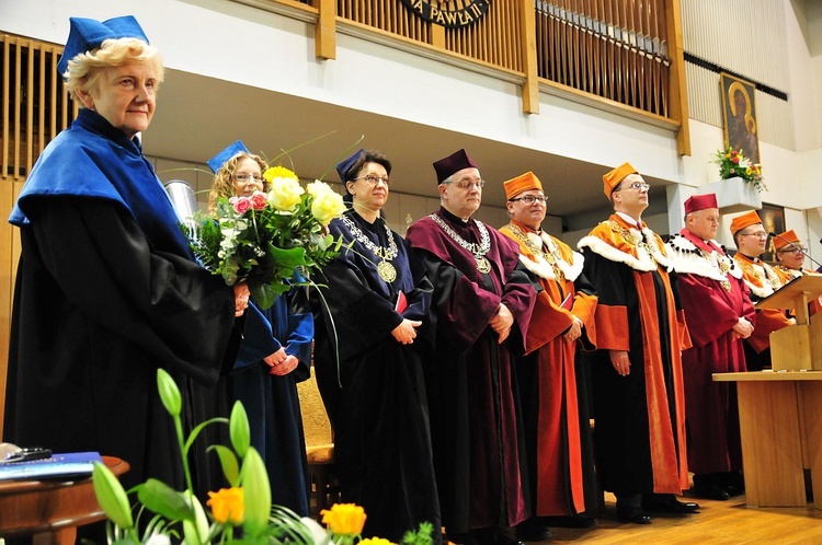 ​Doktorat honoris causa dla wybitnej humanistki