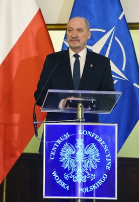 Macierewicz do ruchów proobronnych: waszą partią jest Polska