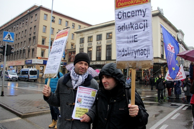 Manifestacja nauczycieli