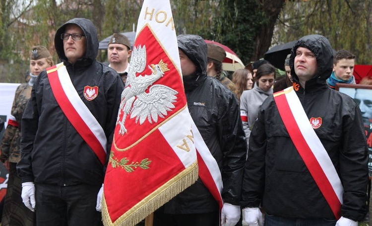 Odłonięcie pomników Żołnierzy Niezłomnych